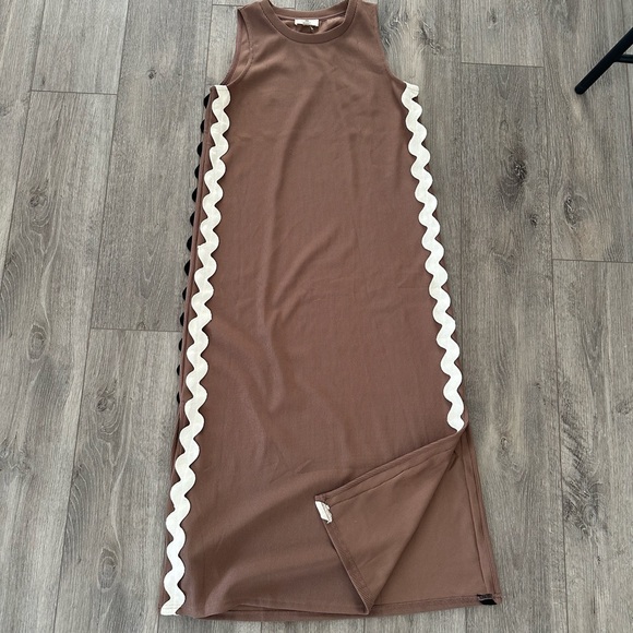 Entro Brown Maxi Dress with Cream Zigzag Trim - Picture 1 of 4